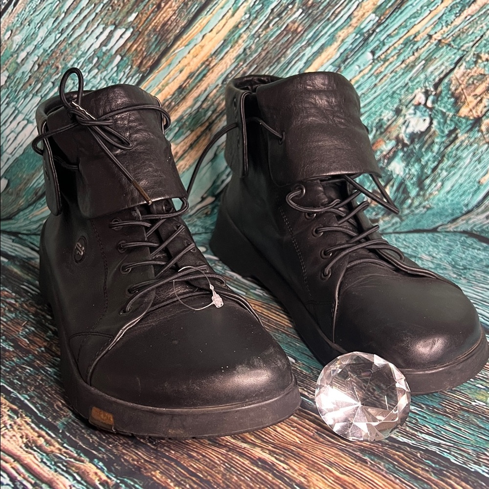 Stylish Black Lace-Up Women's Boots